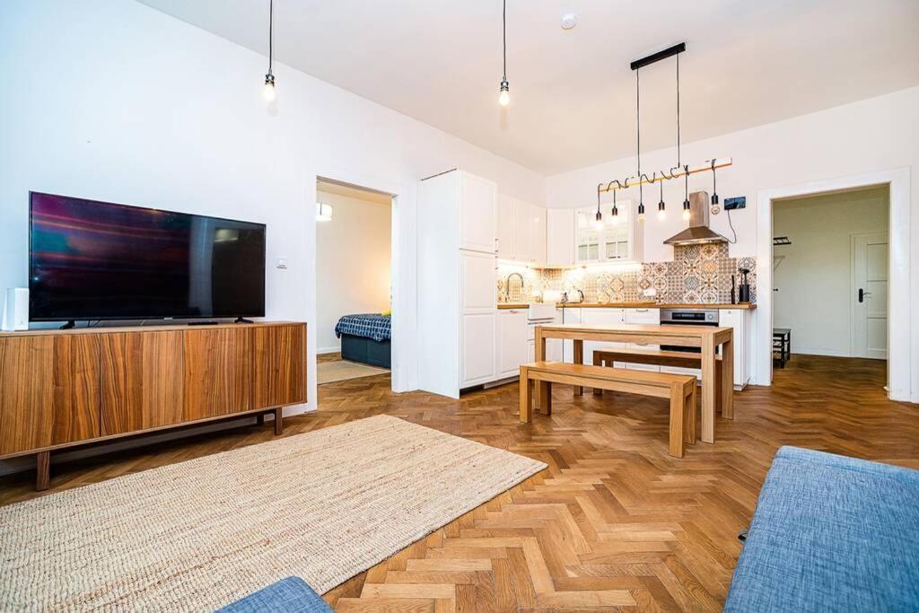 Elegant, Modern, 2-Bed Flat By Museum Of Prague Apartment Екстериор снимка