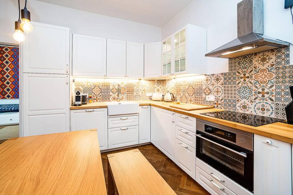 Elegant, Modern, 2-Bed Flat By Museum Of Prague Apartment Екстериор снимка
