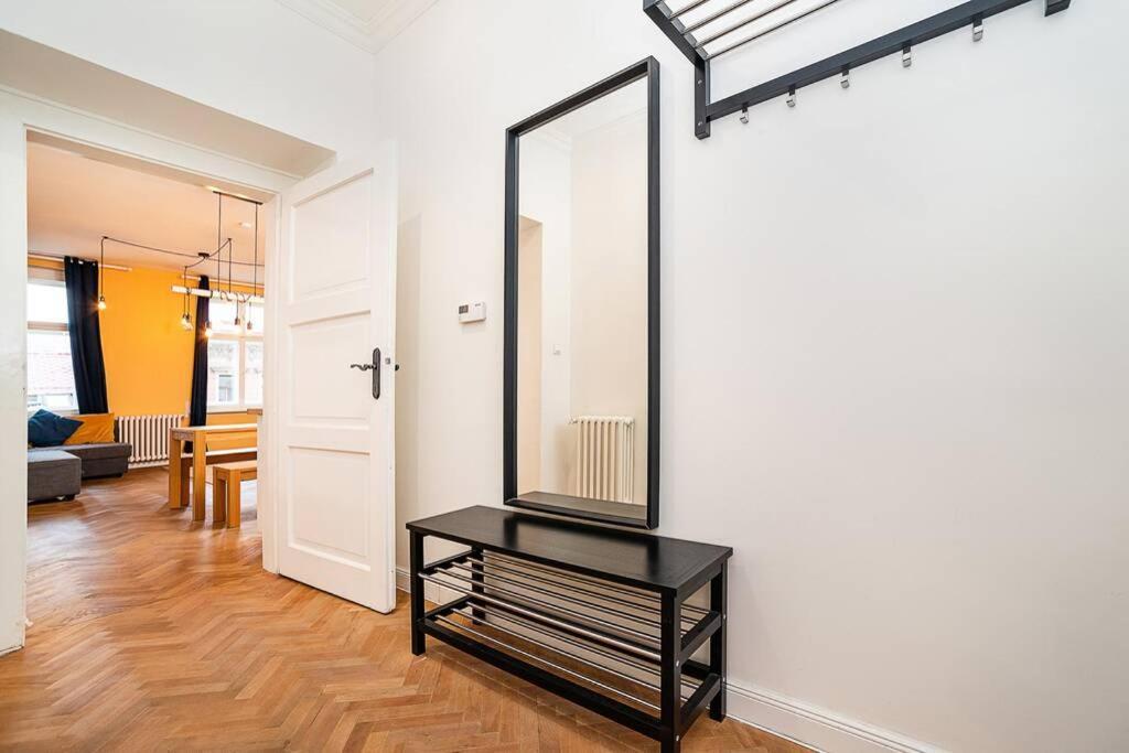Elegant, Modern, 2-Bed Flat By Museum Of Prague Apartment Екстериор снимка